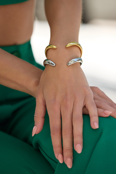 Metal Wave Cuff Gold
