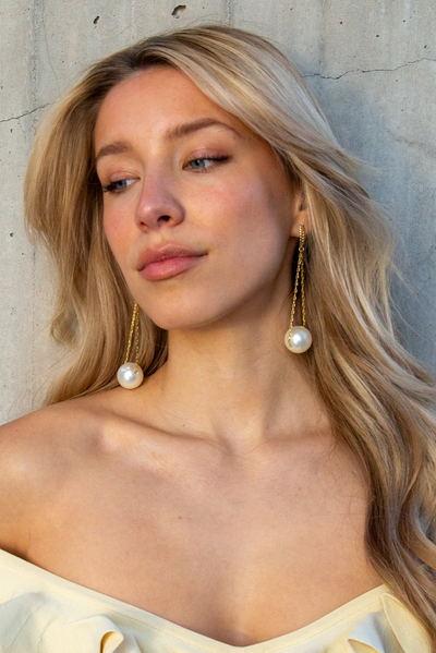 Mega Pearls Earrings