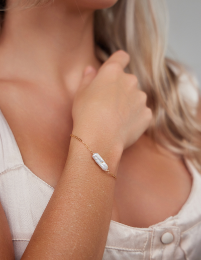 Dainty Biwa Bracelet