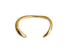Metal Wave Cuff Gold